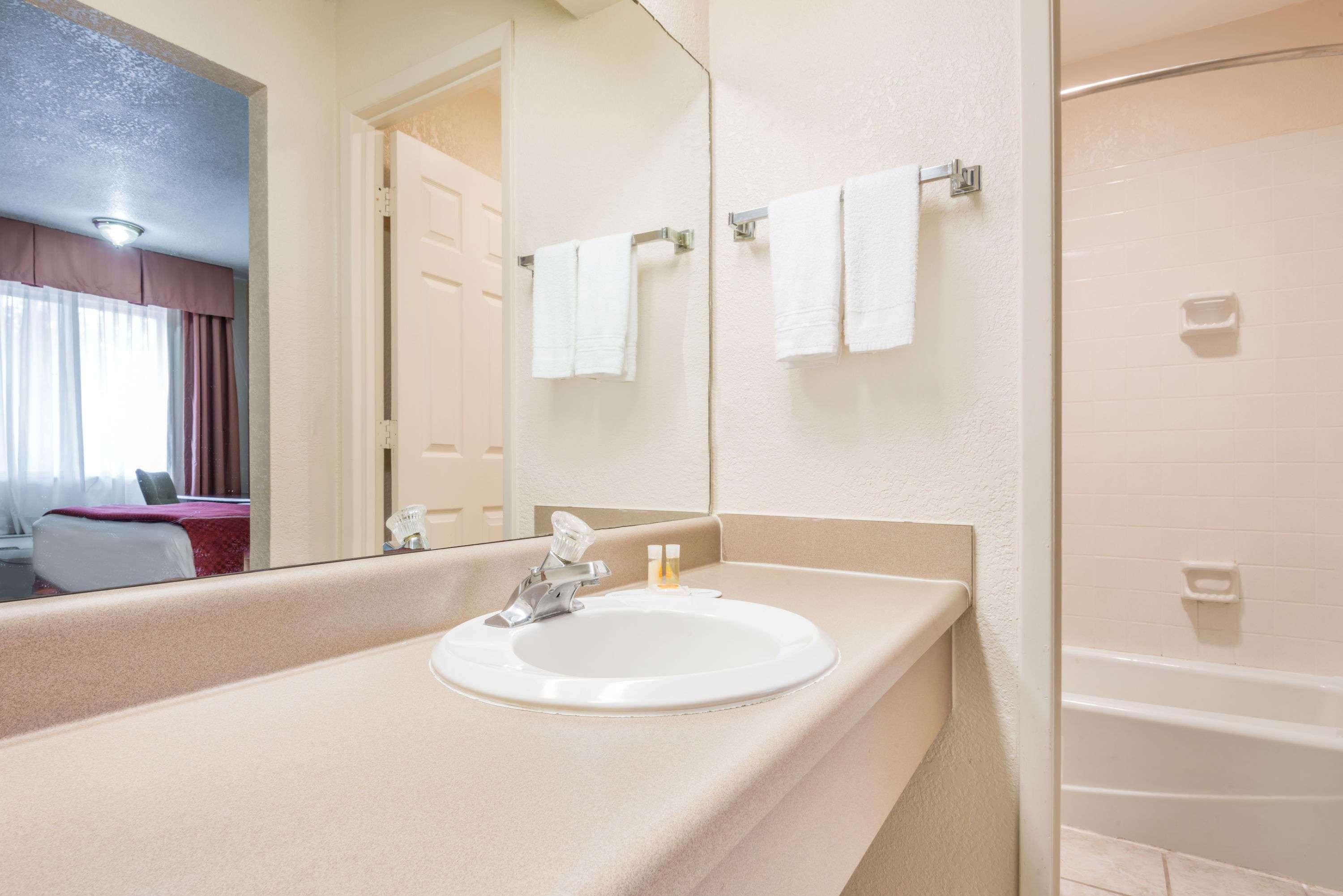 Days Inn By Wyndham Ottawa Eksteriør bilde
